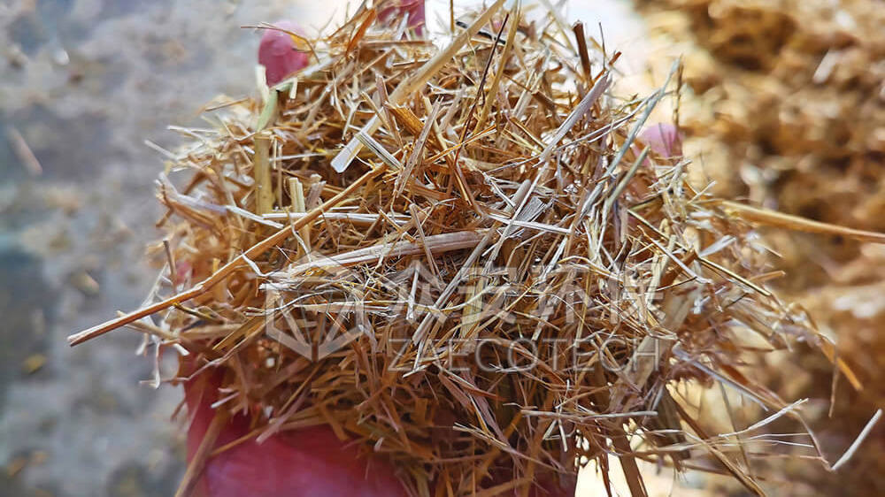破碎后秸稈